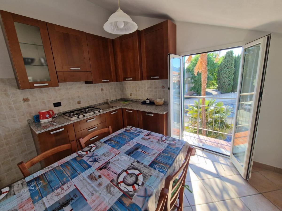 Appartement Palm House à Albenga Extérieur photo